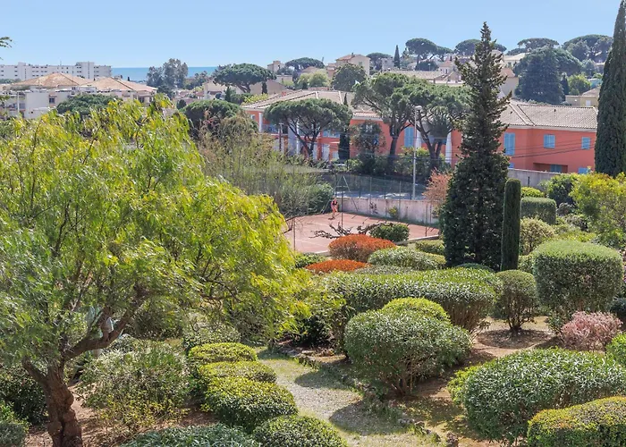 Les Coteaux Du Preconil Yourhosthelper *